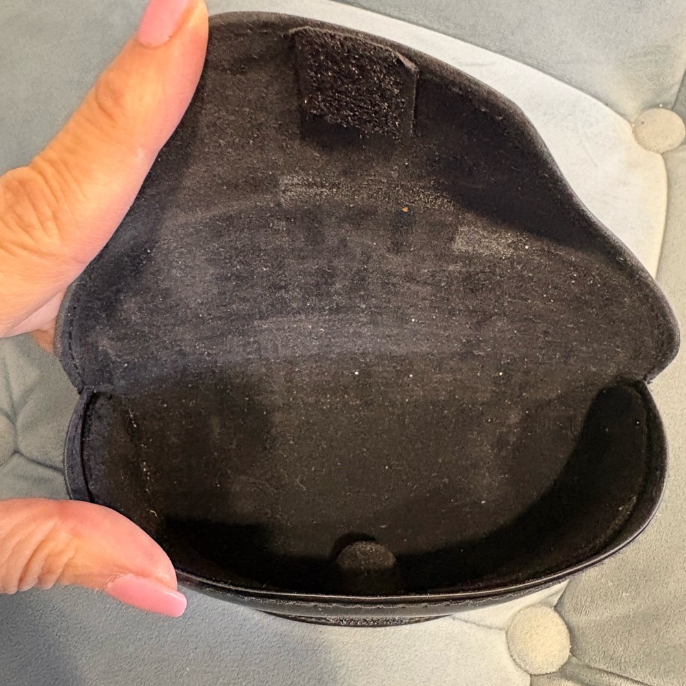 Fendi Black Leather empty sunglass case - Picture 4 of 4